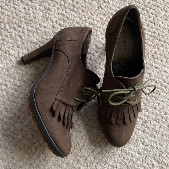 Tahari Temple Womens Suede Lace Up Fringe Vamp Heeled Bootie Shoes, Sz 6M, NWOB - Picture 2 of 9